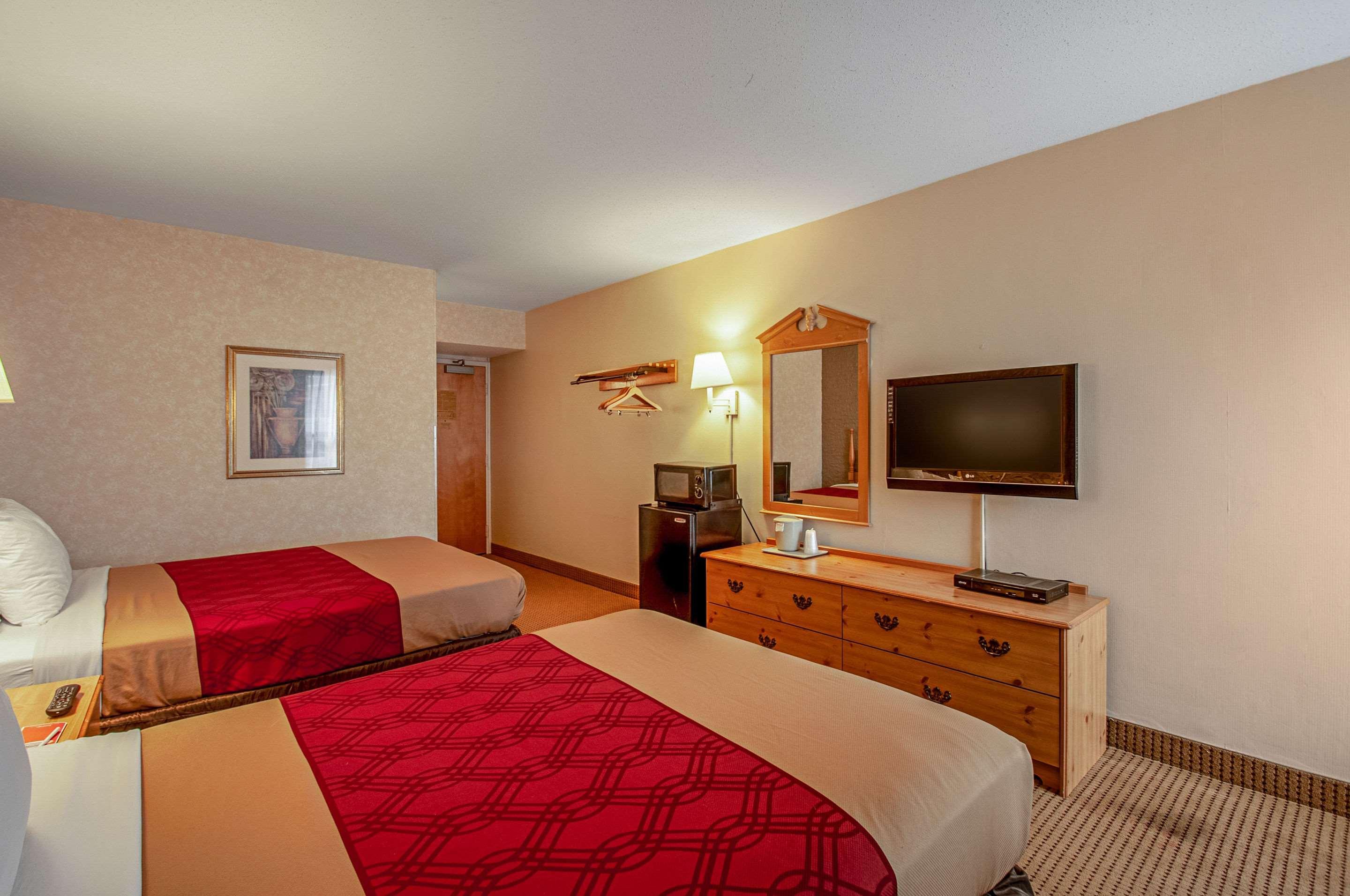 Econo Lodge Metro Arlington Exterior foto